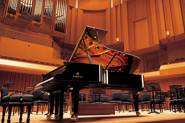 Рояль Yamaha CFX