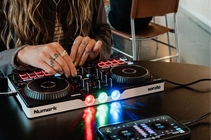Numark Party Mix - компактний та легкий дизайн