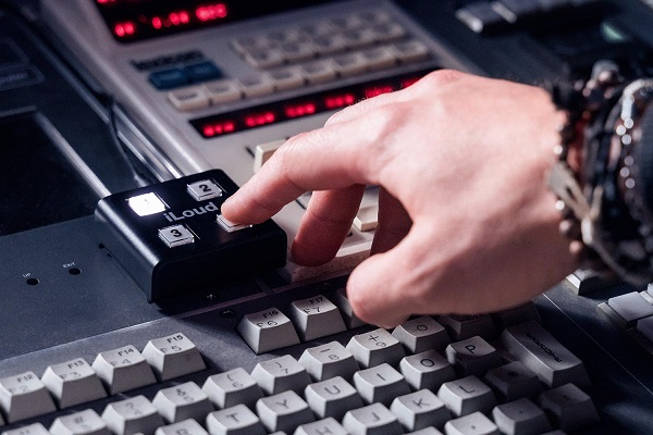 Дистанційне керування з пультом iLoud Precision Wired Remote Control