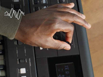 Нажатие кнопки DSP на YAMAHA PSR-E483