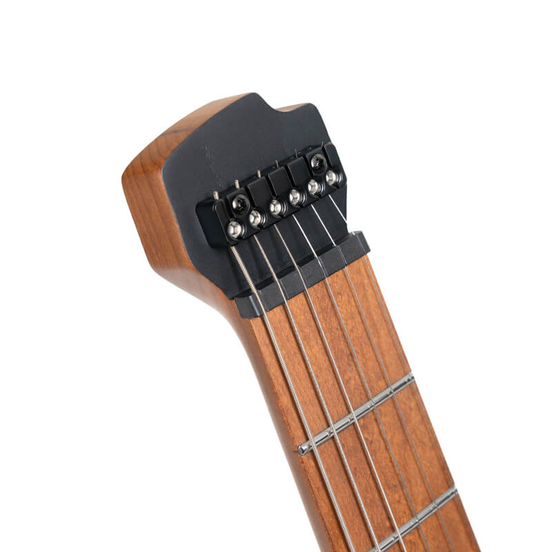 Оптимізований натяг струн та ергономічні кути ладів CORT Space G6MS Semi Gloss Trans Black