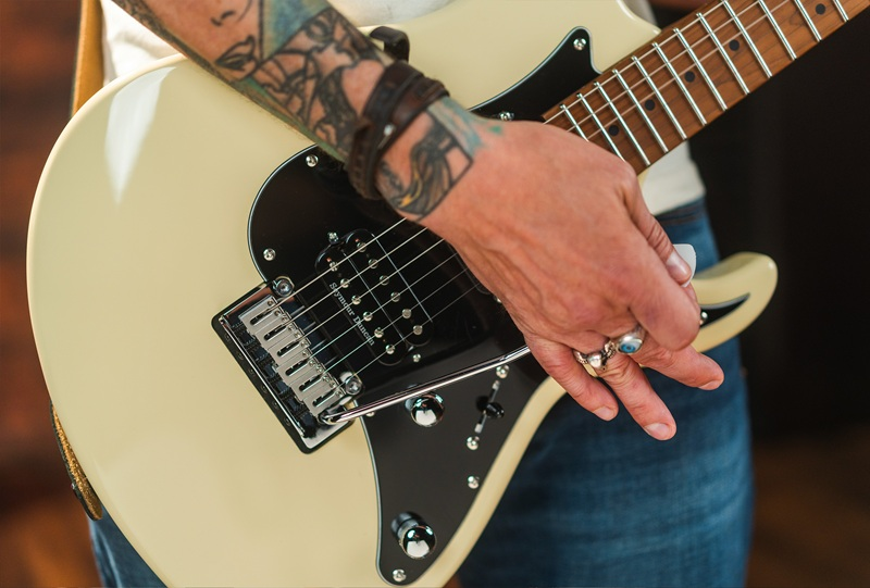 Тремоло Cort CFA-III в CORT G290 Modern Pale Graphite