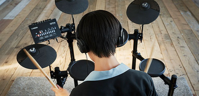 Функции обучения на дисплее модуля Yamaha DTX402K